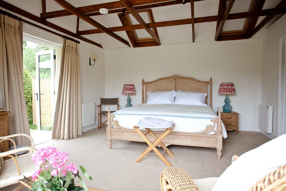 The Old Hop Kiln Barn Bed & Breakfast Petersfield Exterior photo