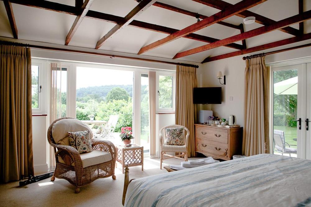The Old Hop Kiln Barn Bed & Breakfast Petersfield Exterior photo